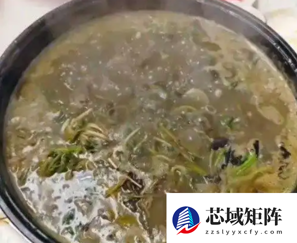 一家人吃自制牛瘪火锅中毒双手变蓝 加入一种不知名蔬菜