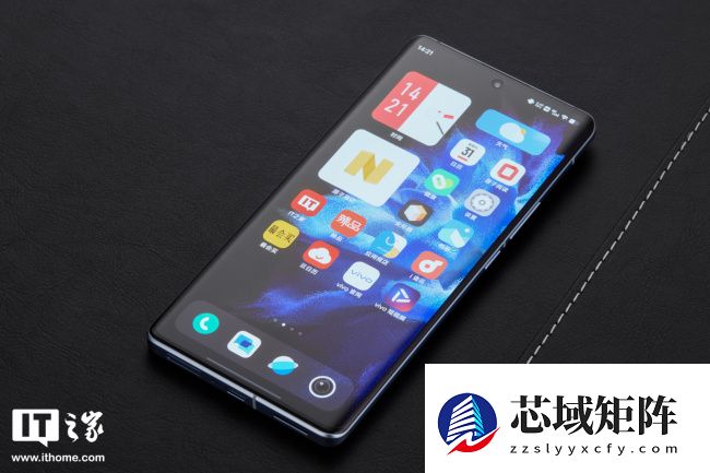 消息称目前有 2 家厂商在评估 7 英寸巨屏新机