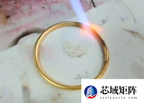 价值43.5万元！韩国一网友意外捡到375克金手镯引热议：无人认领拾者能合法拥有