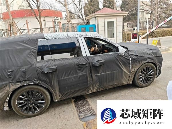 新一代理想L9内饰疑曝光：大联屏依旧 但一个家族化设计被砍