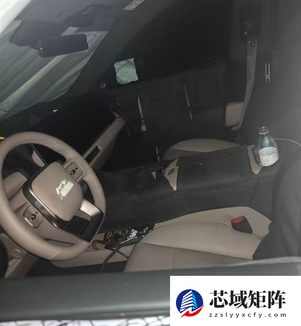 新一代理想L9内饰疑曝光：大联屏依旧 但一个家族化设计被砍