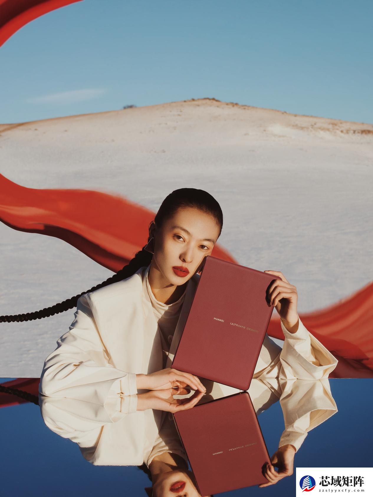 瑞红映雪，科技成诗：华为MateBook Fold非凡大师年末美学与实力双绝