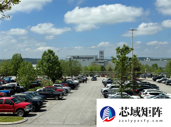 大众与美国汽车工会达成里程碑式协议：全员涨薪20% 6550美元奖金立即到账