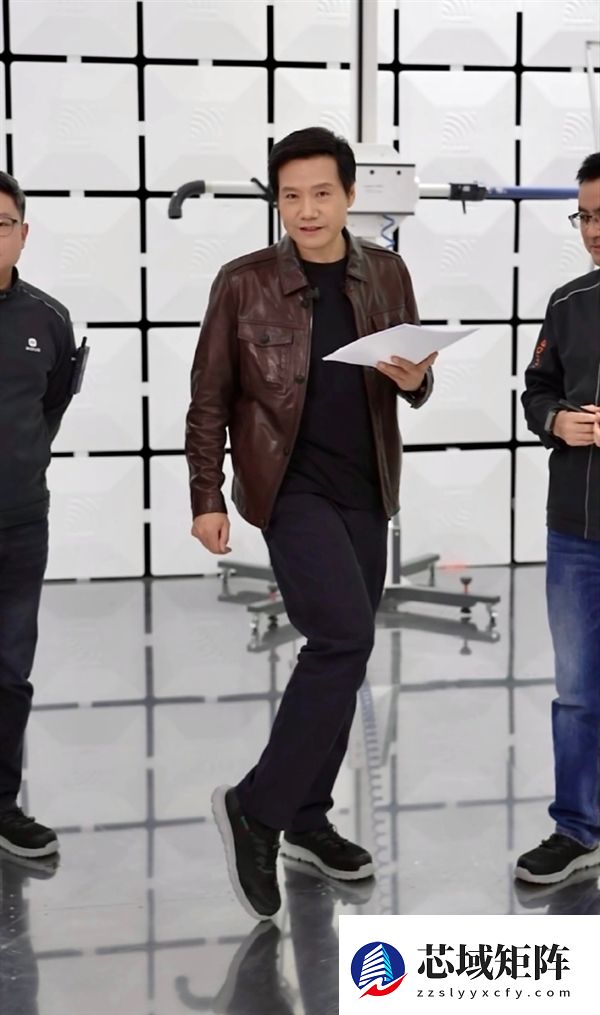 雷军穿劳保鞋做直播出圈！网友建议转行带货中年人服饰 身姿被夸曼妙