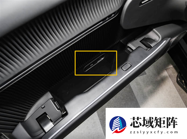 着火了乘客不会开门 怪车企乱学特斯拉吗