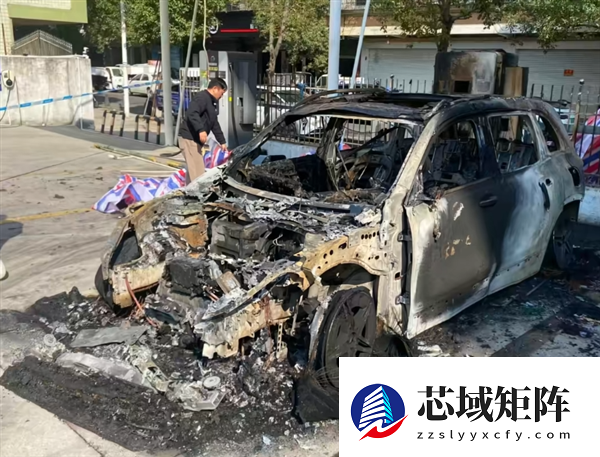 奔驰EQB充电结束后自燃！车辆烧成架子 厂家不回应
