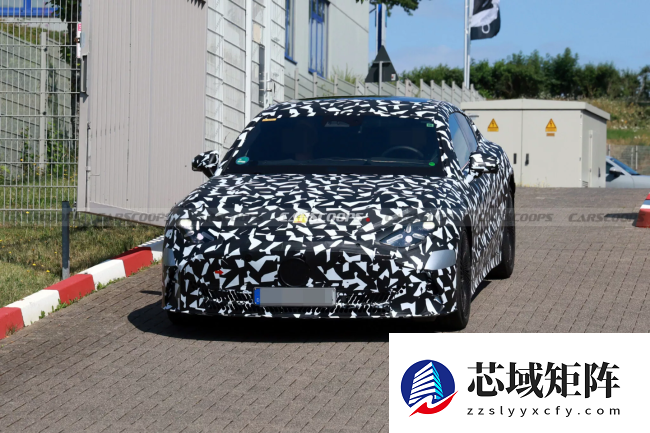 梅赛德斯-AMG 新款 GT 四门电动车内饰首曝：运动型方向盘，动力预估超 1300 马力