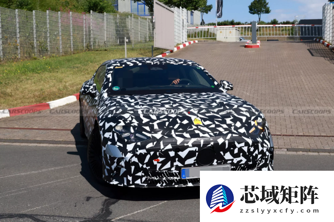 梅赛德斯-AMG 新款 GT 四门电动车内饰首曝：运动型方向盘，动力预估超 1300 马力