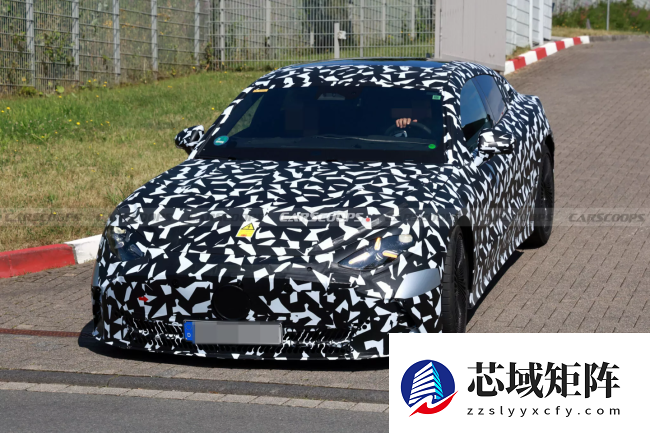 梅赛德斯-AMG 新款 GT 四门电动车内饰首曝：运动型方向盘，动力预估超 1300 马力