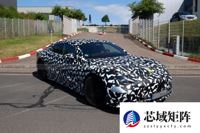 梅赛德斯-AMG 新款 GT 四门电动车内饰首曝：运动型方向盘，动力预估超 1300 马力