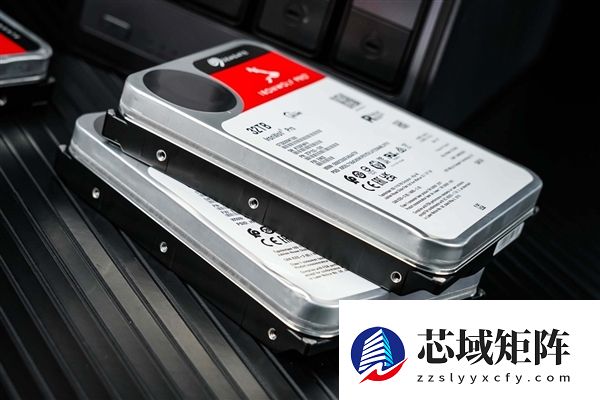 希捷酷狼Pro充氦硬盘32TB评测：多盘位NAS全程高能