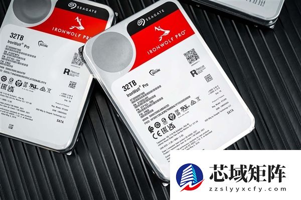 希捷酷狼Pro充氦硬盘32TB评测：多盘位NAS全程高能