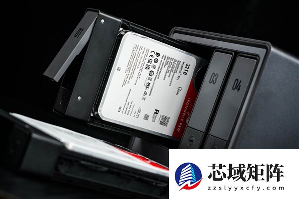 希捷酷狼Pro充氦硬盘32TB评测：多盘位NAS全程高能