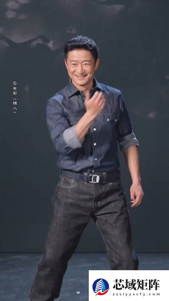 硬汉吴京豁出去了！跳起网红“刀马舞”反差感十足