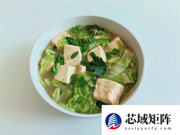 真的想问：一到冬天北方人囤几百斤白菜 真能吃完吗