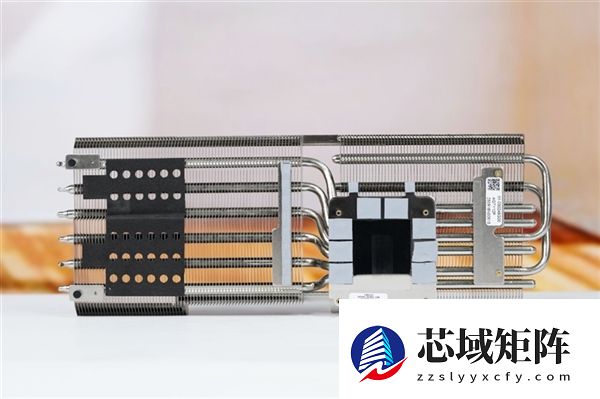 颜值性能双巅峰！蓝宝石NITRO+氮动极光RX 9070 XT显卡 白色机箱装机首选