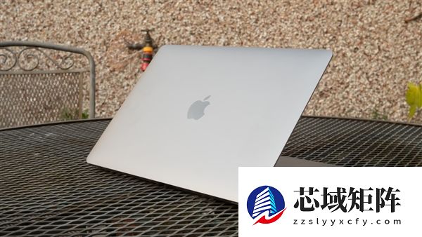 夏普出售液晶面板工厂的计划告吹：苹果MacBook/iPad屏幕供应面临中断风险