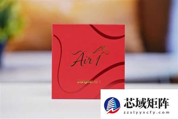 耳机盒居然带屏幕！999元当贝Air 1图赏