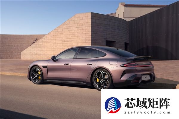 初代小米SU7彻底停产！小米汽车：准备了至少10年以上的备件保障能力