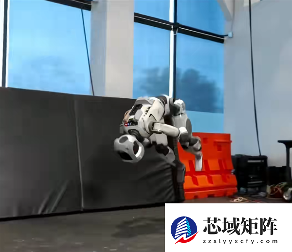 波士顿动力人形机器人进化太神速：Atlas已学会连续空翻