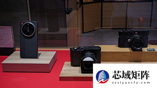 小米17 Ultra徕卡版亮相全国旗舰店