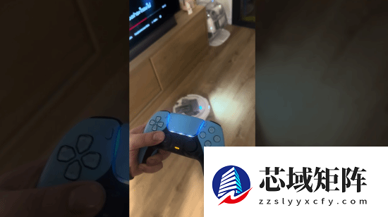 科技整活！PS5手柄直接操控大疆扫地机器人