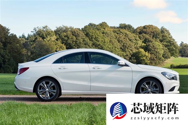 妻子怕丈夫路怒：把女儿袜子套转向杆