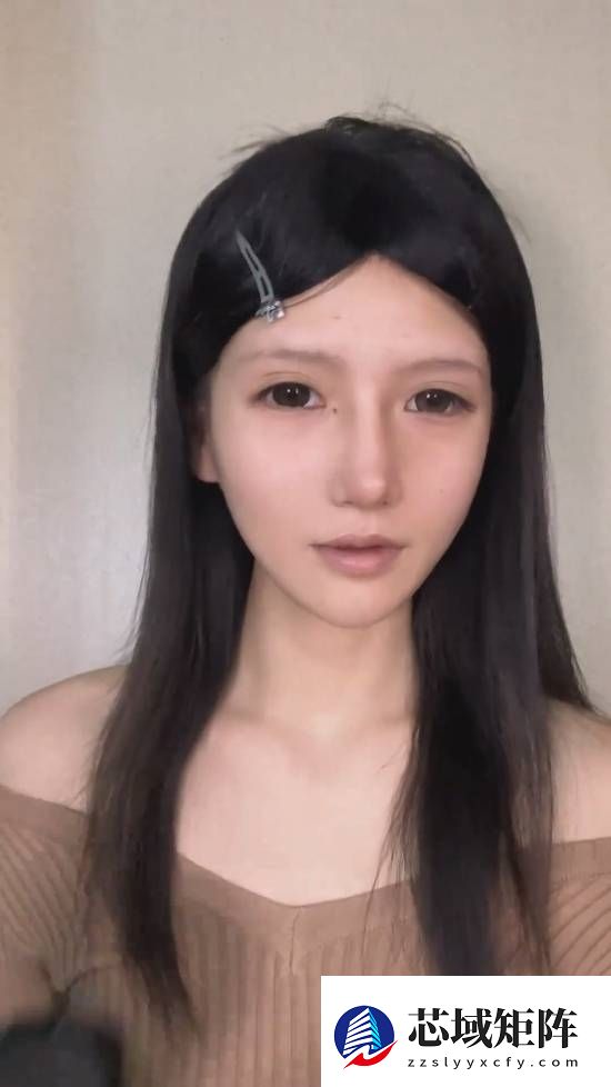 抖音第一蒂法素颜曝光！网友：老天爷赏饭吃