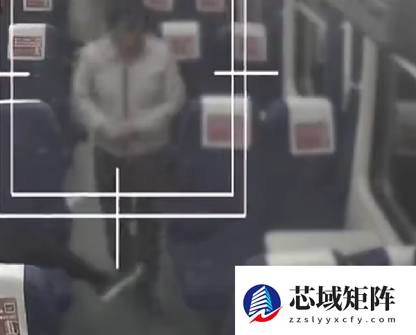 一觉睡醒8000元手机被偷！小偷将其藏在火车厕所垃圾桶