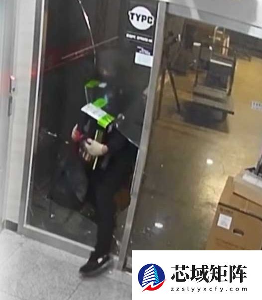 小偷破门而入电脑店偷走三张显卡：价值近10万元！