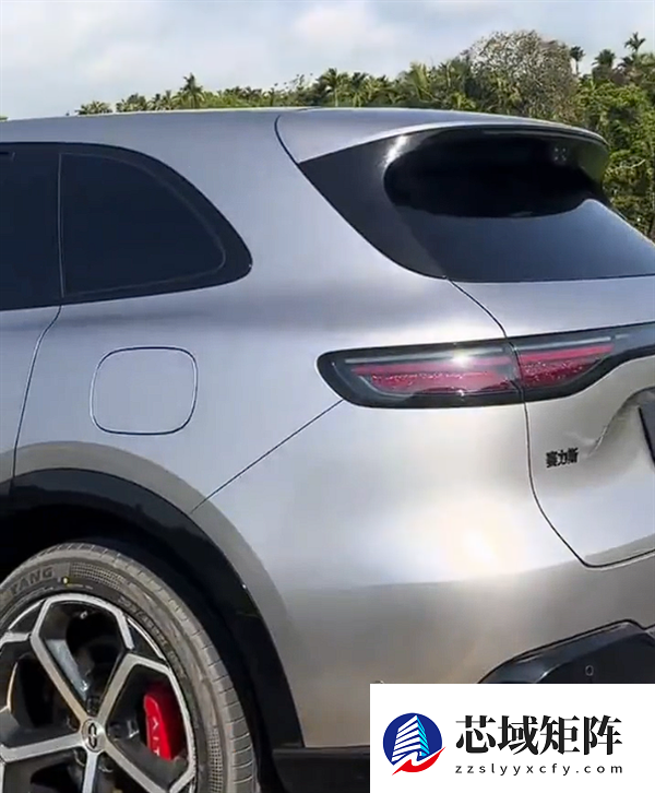 全新问界M6银色版实车曝光 鸿蒙智行开年爆款来了