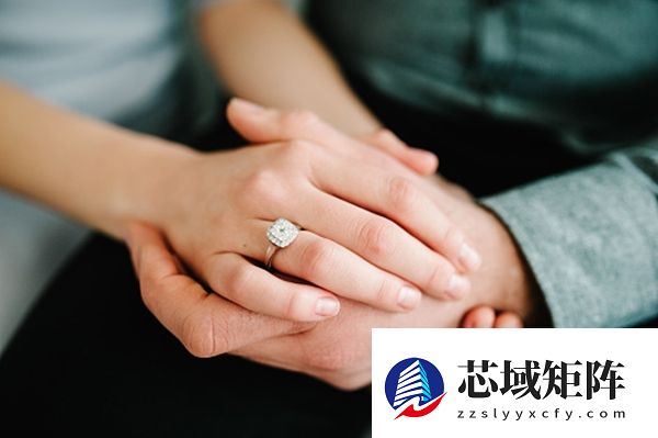 高速上一辆孤独婚车引发关注：结果全网都在祝李婷新婚快乐