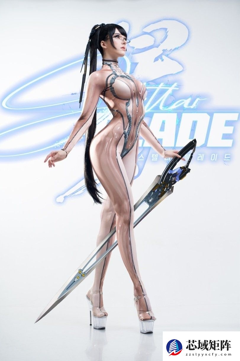 拉脱维亚Coser演绎星刃伊芙引爆网络