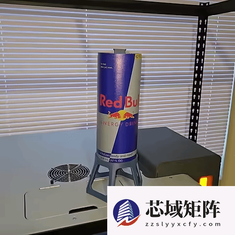 树莓派5变身红牛罐复古游戏机，创客发布全开源设计