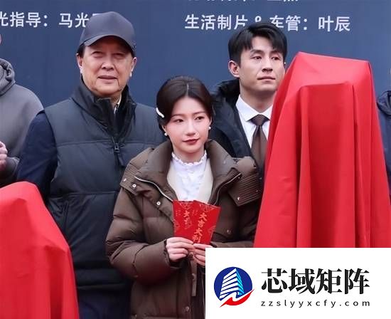 73岁唐国强也去演短剧了！开机仪式现场献上4句打油诗